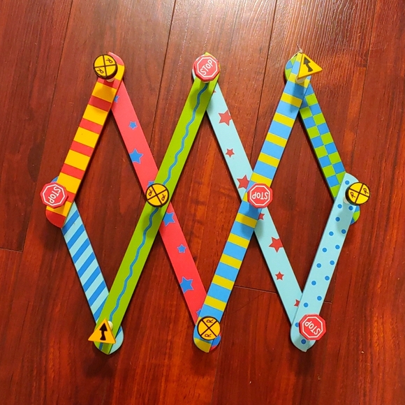 Coat or bag hanger for kids - Picture 2 of 6